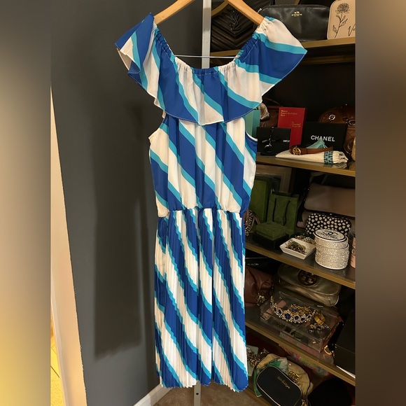 Lilly Pulitzer Crowley Dress in Resort White Sail Stripe - Medium - wear 3 ways - Picture 4 of 7